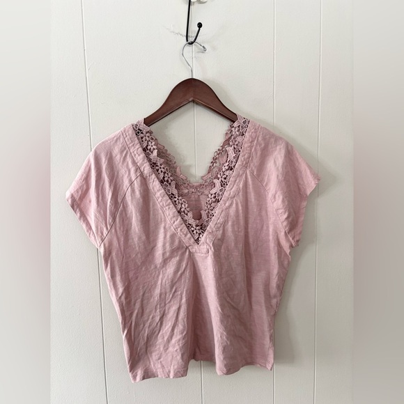 Anthropologie Tops - by Anthropoligie pink v neck crochet lace short sleeve top size SM blush pink